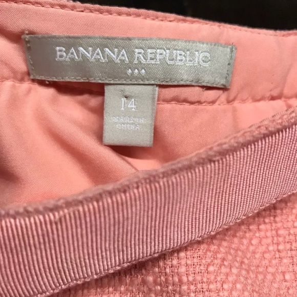 Banana Republic Women’s Peach Tweed Straight Skirt - Picture 2 of 8